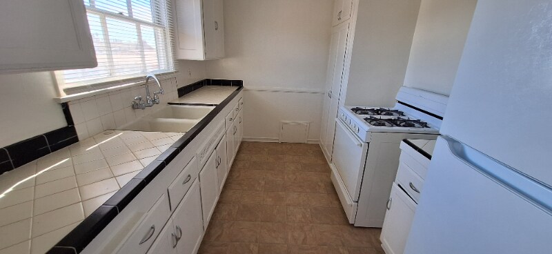 Building Photo - 726-C S Old Ranch Rd