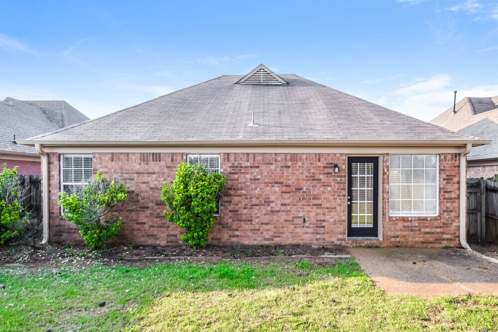 Building Photo - 1107 Breezy Valley Dr