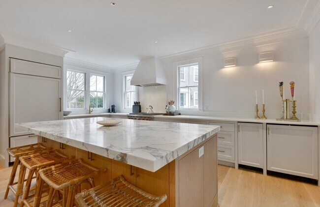 Building Photo - 51 Fair St