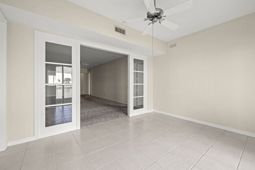Building Photo - 17 Harbour Isle Dr W