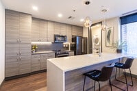 Building Photo - Residence at 600