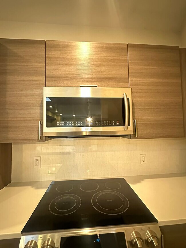 Building Photo - Modern 2 Bedroom, 2 Bathroom Penthouse with Parking in Historic LeDroit Park