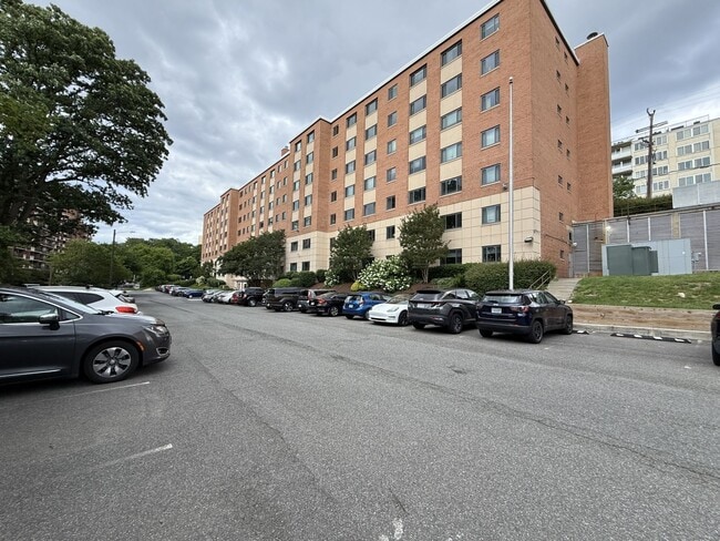 Building Photo - 1200 S Arlington Ridge Rd