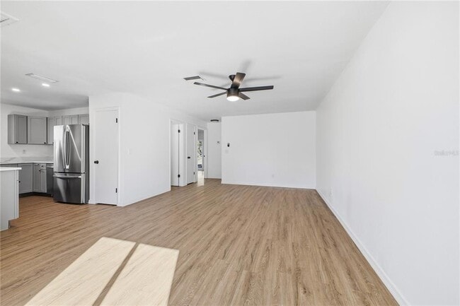 Building Photo - 603 61st Ave Terrace E