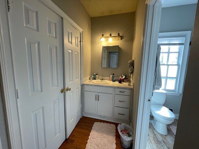 Building Photo - 183 Smith St