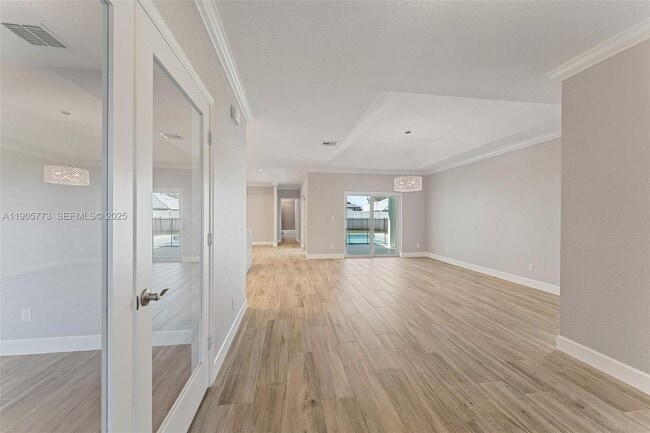 Building Photo - 4609 SW Pearl St