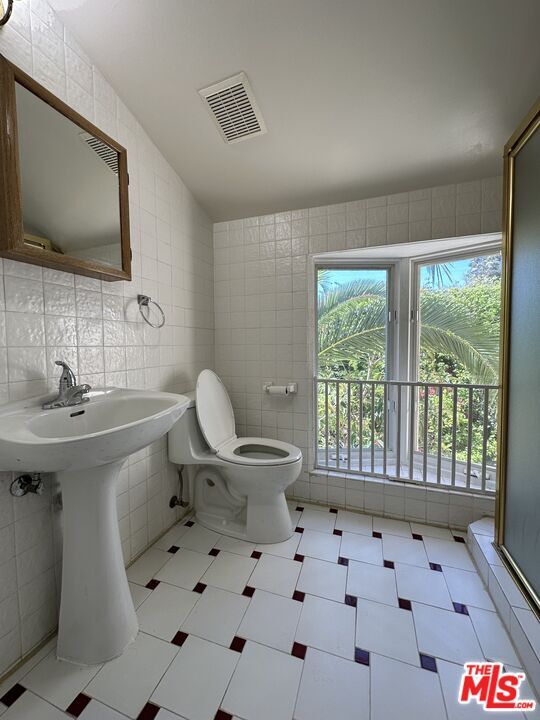 Building Photo - 623 Palisades Ave