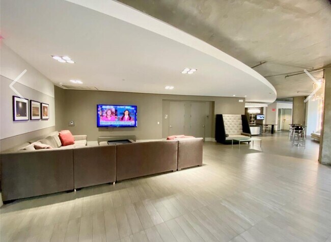 Building Photo - 1901 Post Oak Blvd