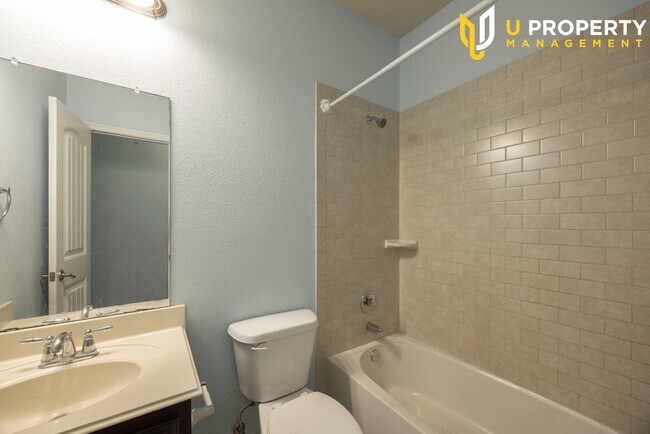 Building Photo - LUXURY TOWNHOME IN CRAIG RANCH COMMUNITY