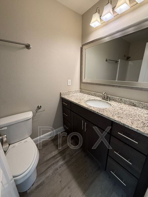 Building Photo - 1414 E 6th St