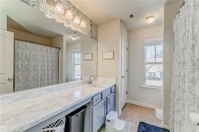 Building Photo - 160 Renford Rd