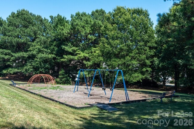 Building Photo - 106 Clarendon St