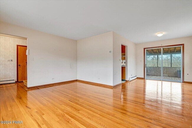 Building Photo - 829 Long Ridge Rd