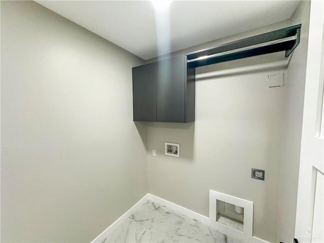 Building Photo - 22 Corales St