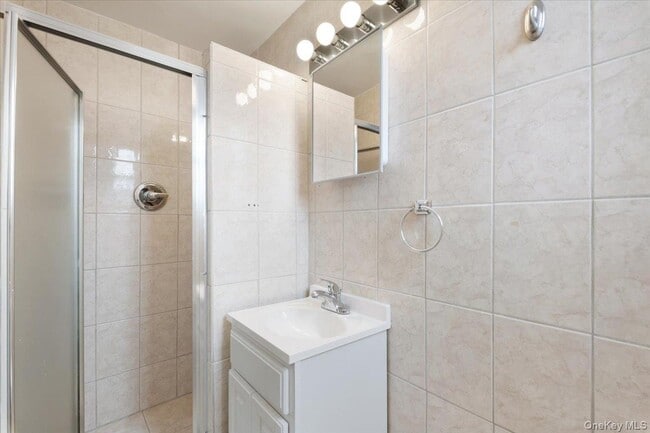 Building Photo - 45 Popham Rd