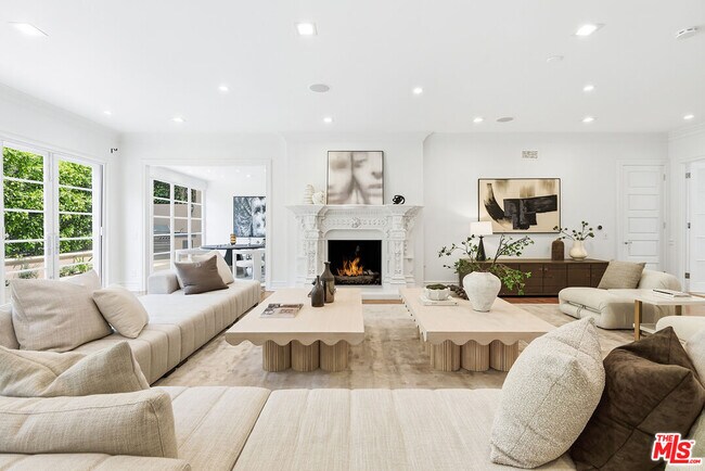 Building Photo - 407 Robert Ln