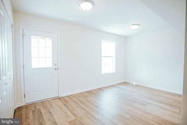 Building Photo - 12 Millrace Ct