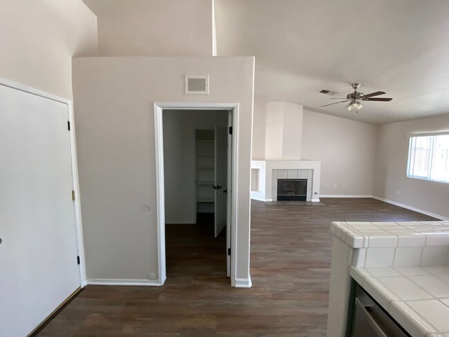 Building Photo - Silver Creek Beauty