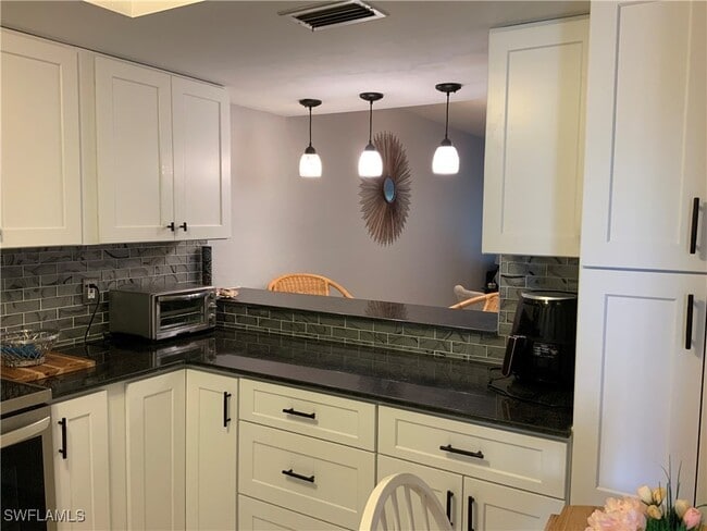 Building Photo - 5530 Rattlesnake Hammock Rd