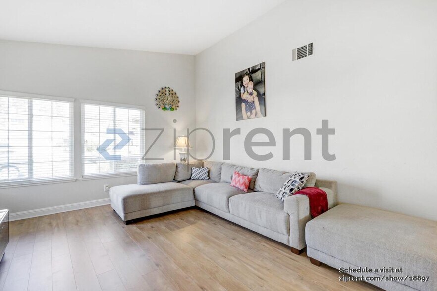 Building Photo - 4533 Silvercrest Way