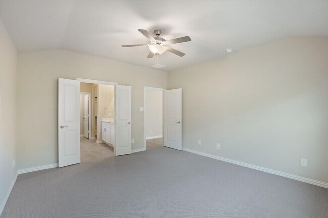 Building Photo - 2204 Dunbar Dr