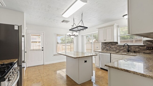Building Photo - 4602 Garden Meadow Dr
