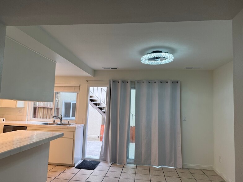 Building Photo - 10068 San Miguel Ct