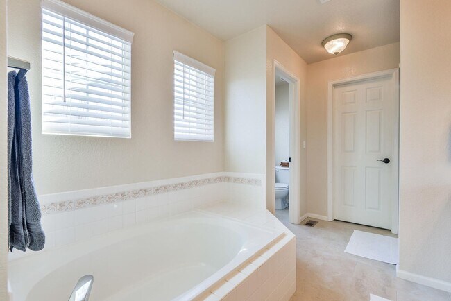 Building Photo - 2 Bedroom 2 Bath home in Observatory Village