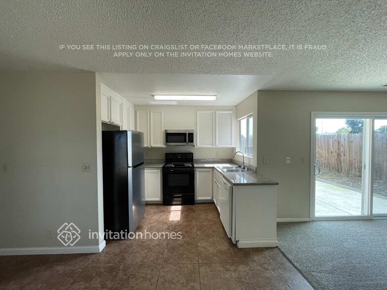 Building Photo - 3442 Chandler Cir