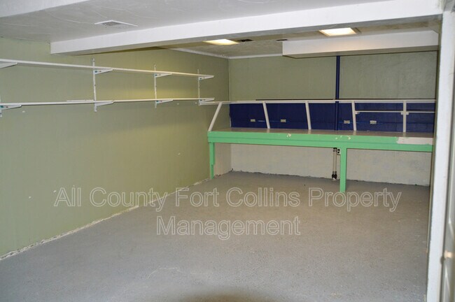 Building Photo - 706 Morsman Dr