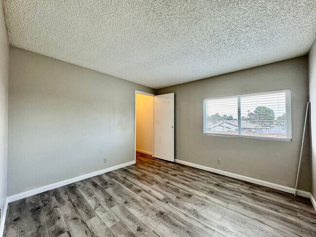 Building Photo - Fully Remodeled W/ Pool and 4 Bedrooms! Centrally Located