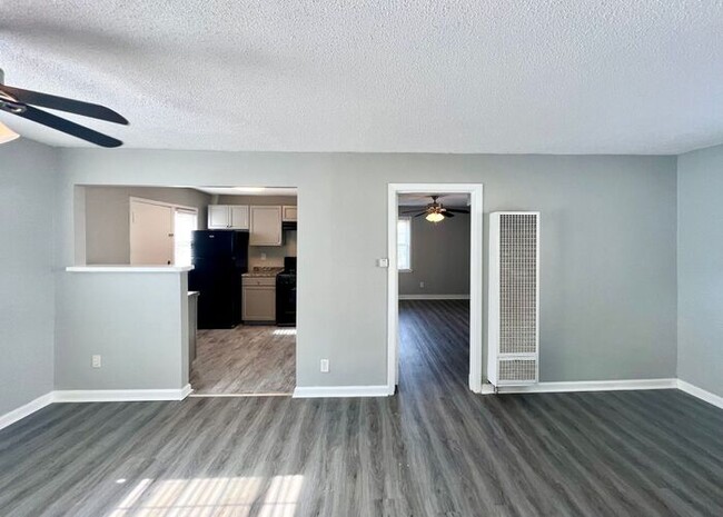 Building Photo - Now Leasing- 1 bed/ 1bath Midtown