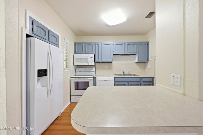 Building Photo - 457 Nightingale Rd