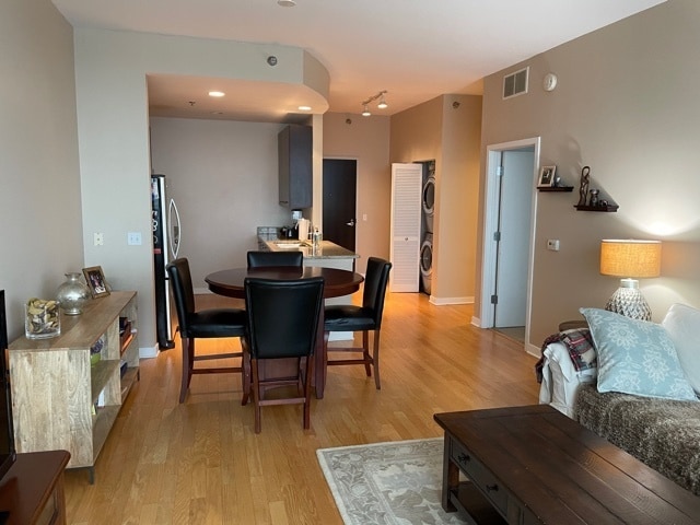 Building Photo - 303 W Ohio St