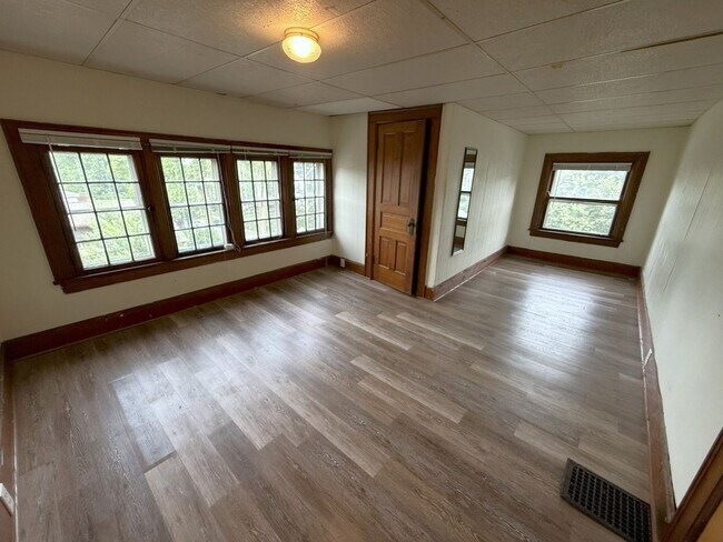 Building Photo - 1702 Madison St