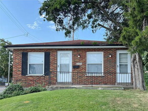 Building Photo - "Charming St. Louis Duplex: Cozy 2-Bedroom, 1-Bath with Hardwood Elegance!"
Section 8 Approved