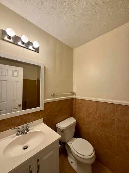 Building Photo - 129 Mead Ct