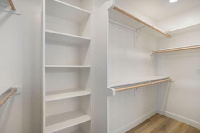 Building Photo - Gorgeous 3 Bedroom in the heart of KC!! ~C...