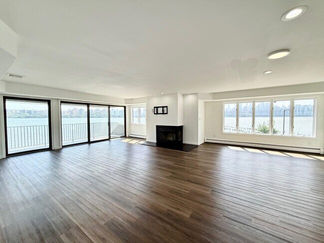 Building Photo - 17A Riverview Cir