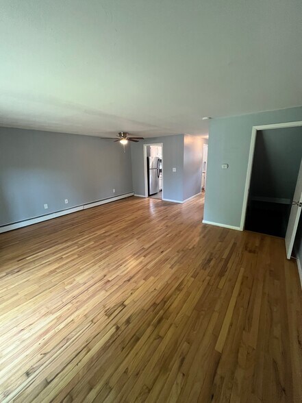 Building Photo - 122 Sycamore Ln