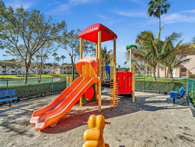 Building Photo - 1271 SE 28th Ct