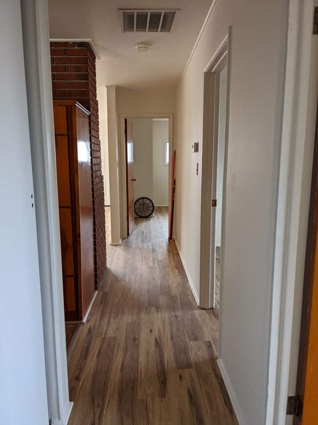 Building Photo - 17 Montvale Rd