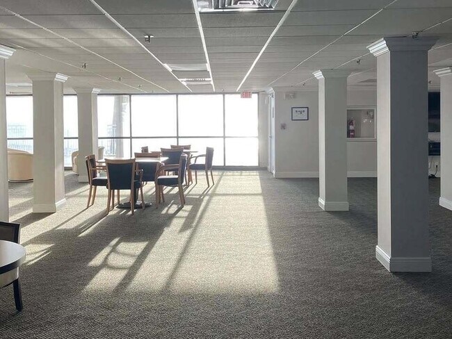 Building Photo - 3215 S Ocean Blvd