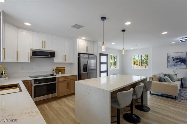 Building Photo - 7724 Rancho Destino Rd