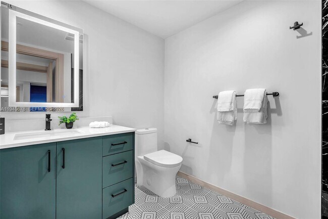 Building Photo - 4220 Laguna St