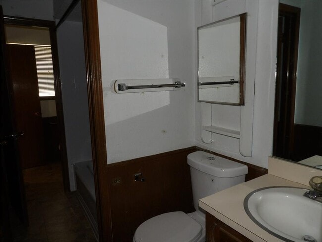 Building Photo - 510 NE 18th St