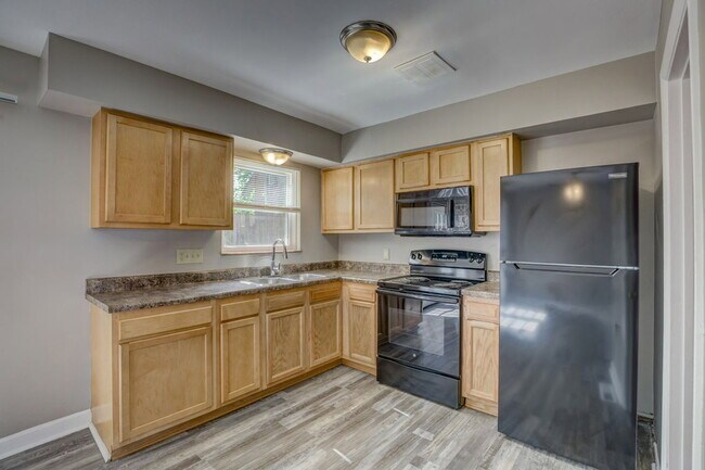 Building Photo - 1389 W Galbraith Rd