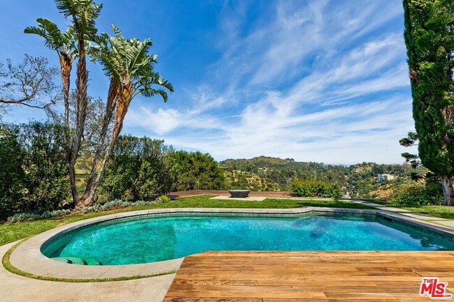 Building Photo - 2670 Carmar Dr