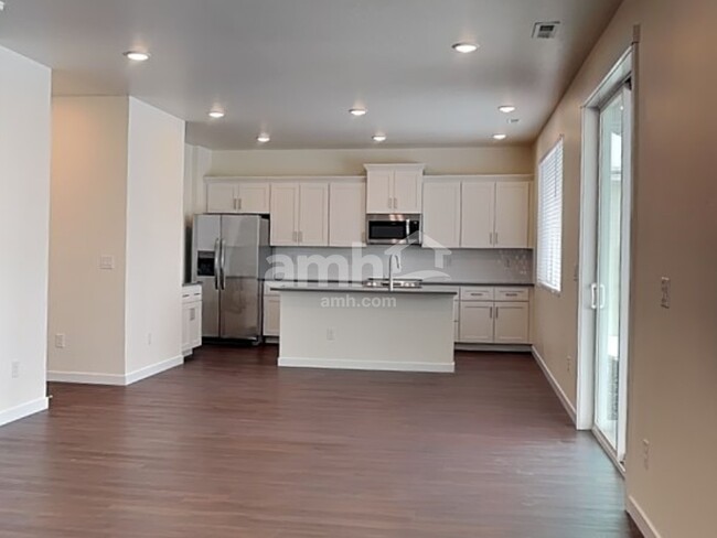 Building Photo - 9413 W Shumard St