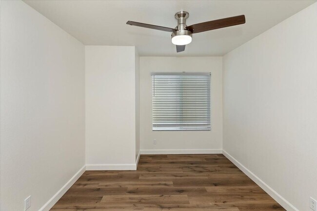 Building Photo - A move-in-ready family home in Riverside’s sought-after Orangecrest neighborhood